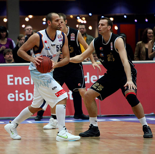 赛场更是多 赛场更是多